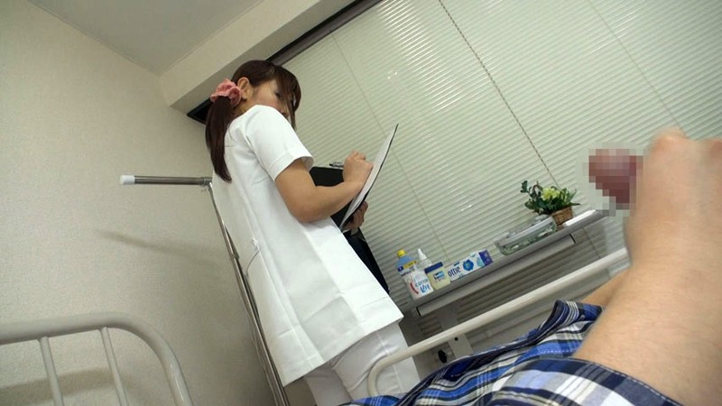 透けパンを見て勃起しちゃったチンポに興奮した看護婦は我慢できずに夜襲いに来る!