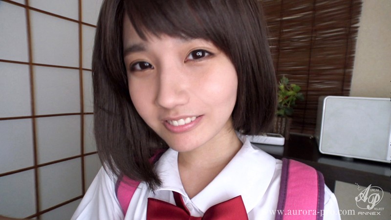 秘所を潤ませた徘徊美少女 「私、今日も親の目の届かないおじさんの部屋で、ヤラレまくってます…。」