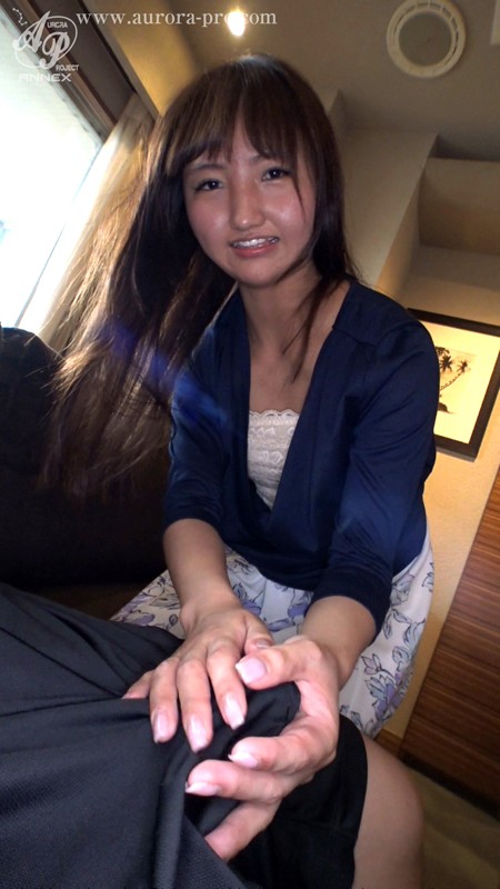 世間知らずの箱入りお嬢様は、夏の海で野郎どもに、セックス漬けにされ、すっかりヤリマン娘に変貌しちゃいました 一ノ瀬愛子