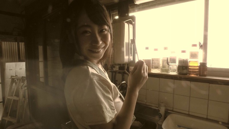 姪っ子成長日誌 親戚のオジさんと日焼けあとが生々しい巨乳少女