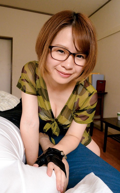 アニメ声×メガネ×巨乳な妹が オタク×引きニートな兄を元気付けようとしたら間違ってアソコを元気にしたようです。相澤ゆりな