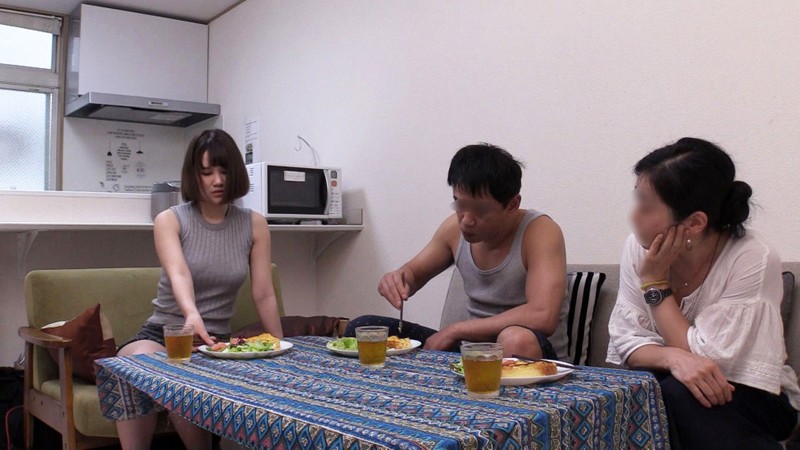 パパと秘密の屋根裏ぐっしょり汗だくセックチュ「ママには内緒だよ」