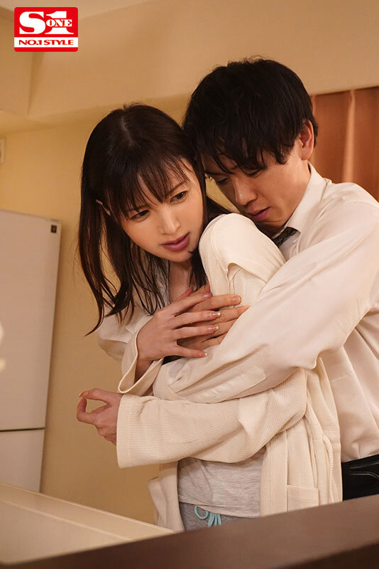 終電逃して上司宅に宿泊中、上司の奥さんの巨乳とクビレがめちゃくちゃエロくて…理性では抑えきれず挿入してしまった。 仁藤さや香 (BOD)