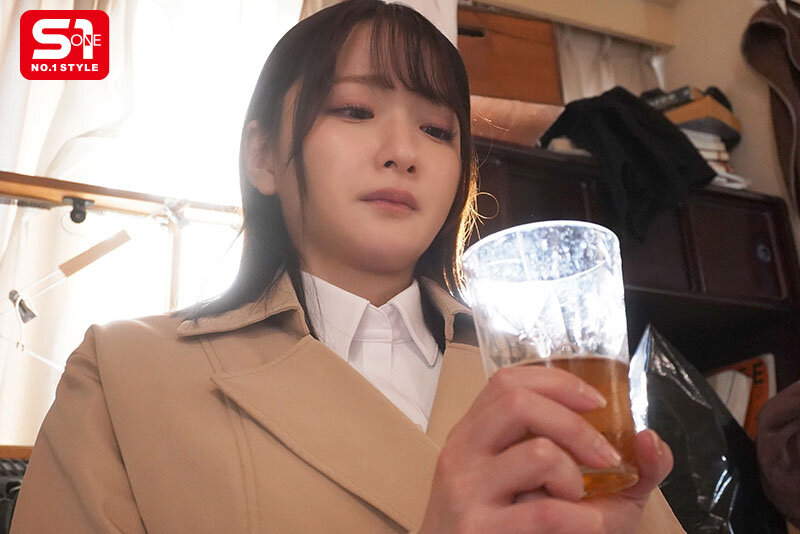 スケベに実った乳デカ不動産レディが俺のゴミ屋敷に訪問してきた。 鷲尾めい (BOD)