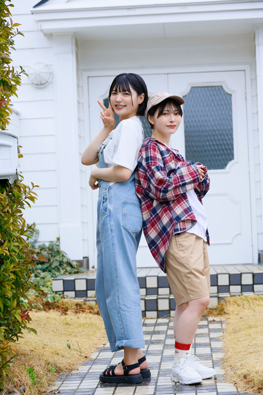 ボーイッシュ女子逆3P!男友達みたいな黒髪ショートの幼馴染から常に乳首責めとベロチューの同時攻撃でヤられまくった1泊2日。小松本果 虹村ゆみ