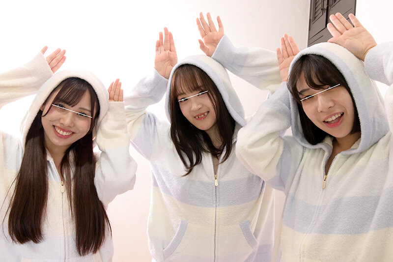 おにいちゃん!いっぱい私とモフモフして遊ぼう! もふもふ部屋着にTバック尻の従妹がいっぱいエッチなことをしてきた!
