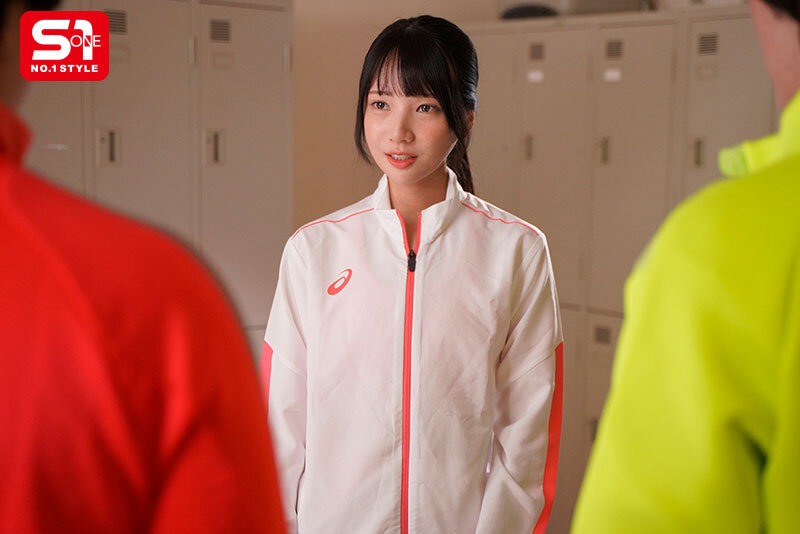 怪我で夢破れた陸上女子エースが選んだ男子選手への貢献… 顔面シャワー性処理係 「私、走っていた頃より…精子を浴びてる今の方が幸せです!」 榊原萌