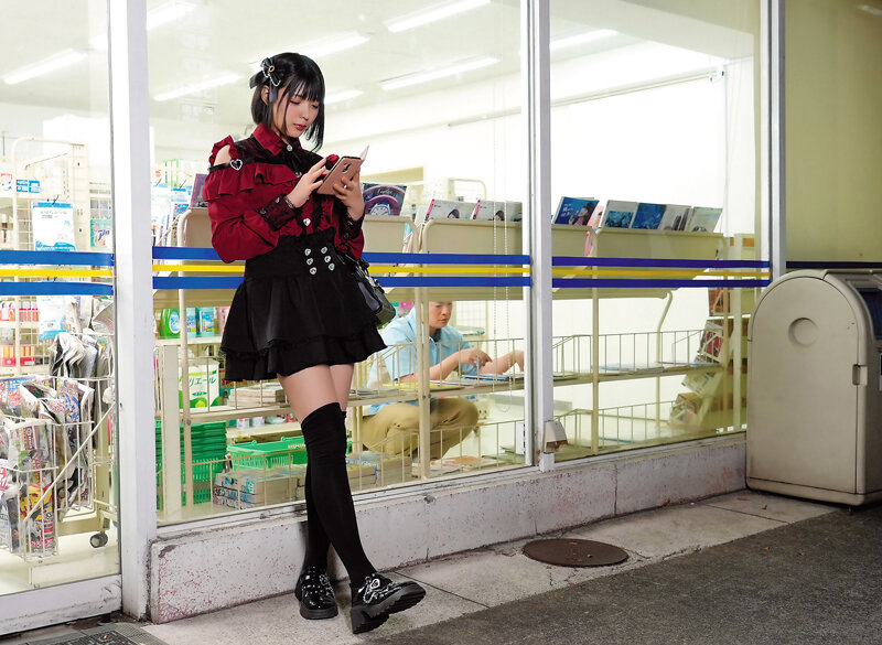 「ち○ちん舐めるからご飯ちょうだい?」コンビニ深夜バイトで廃棄弁当目当てのちんしゃぶ地雷系女子に懐かれた僕がねっちょりジュボジュボ口淫で情けなく何度もザーメンお漏らしフェラ沼堕ちした3日間 虹村ゆみ (BOD)