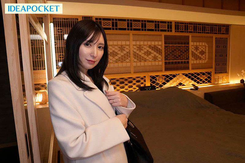 最近元気がないパート先の人妻「仲村さん」を気分転換がてらドライブデートに誘ったらセックスレスと夫の浮気を打ち明けられホテルで一晩中、愛し続けてあげたら「オンナとしての悦び」を改めて知り僕なしでは生きられないカラダになってしまった。
